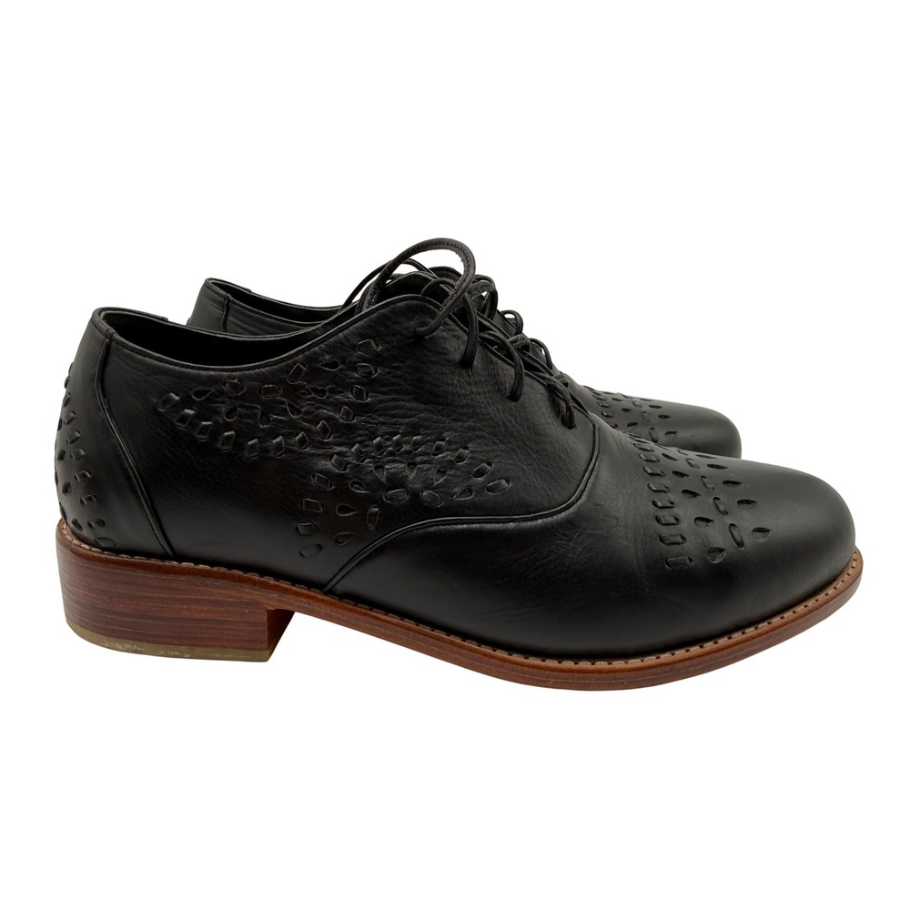 ELF Oxford Shoes Womens 10 Black Excellent Perforated Leather Lace Up Low Heel